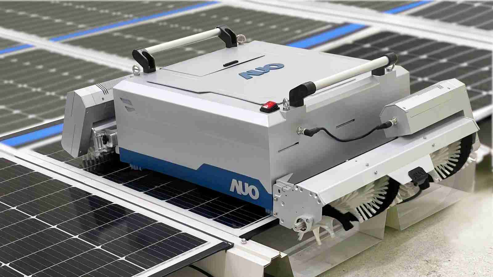 龙门国际致力EPC场域技术升级，，，，导入清洁机器人搭配传感器与AI数据分析，，大幅减少维运成本