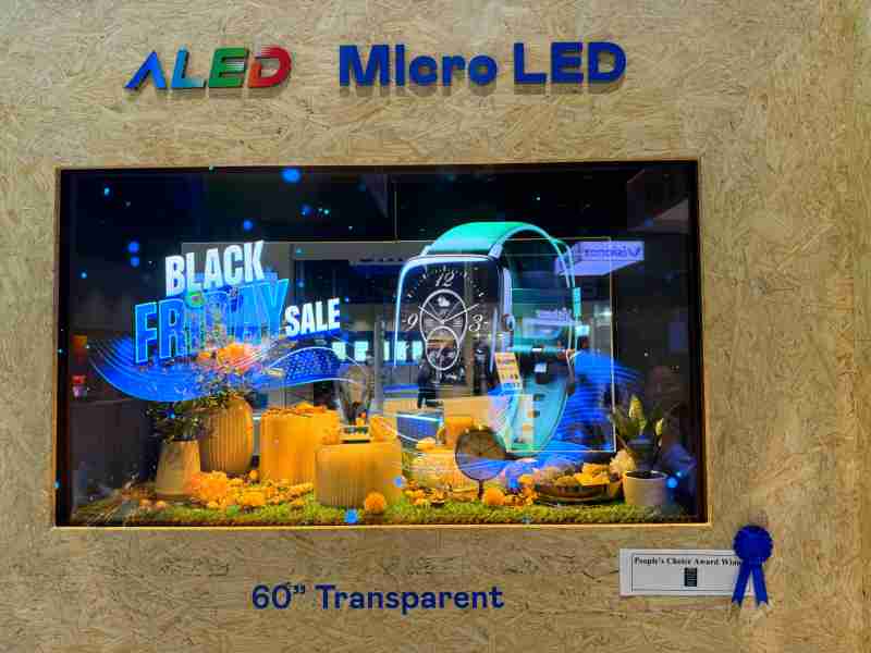 龙门国际60吋高透明度Micro LED显示器获”最佳Micro LED技术应用奖”，，，，将Micro LED面板透明化之设计特性极致发挥，，，，以可扩展性无缝拼接技术打造，，，具备600 nits全画面亮度、、、、大于60%穿透率及超过NTSC 110%的优异广色域表现，，可依需求灵活应用于各种场域